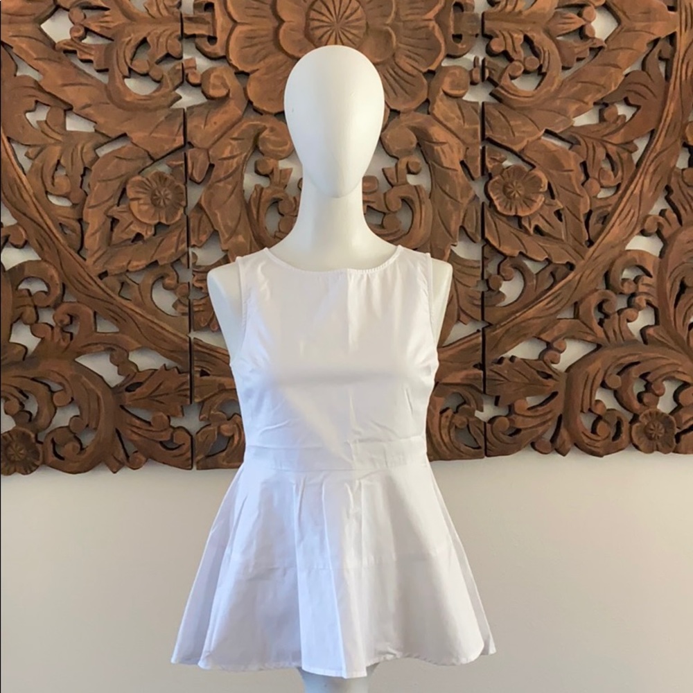 Trendy and chic white top